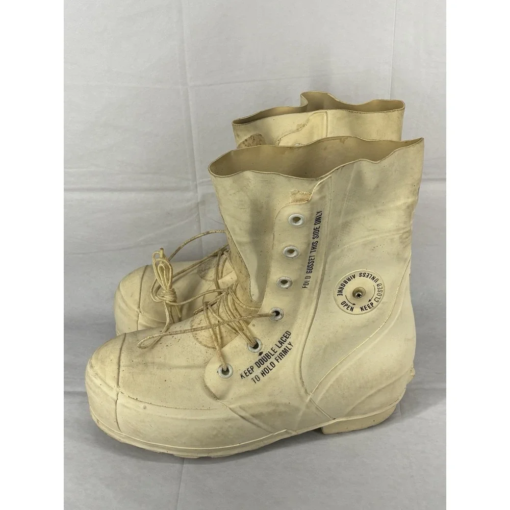 US Military DLA 100-82-C-4041 Mens Off White Snow Boots Cold Weather 9R Mickey
